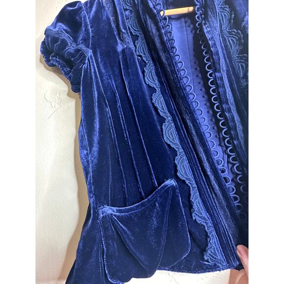 BCBGMaxAzria Blue Velvet and Silk Blend Wrap Jacket Vintage Inspired - Picture 4 of 8